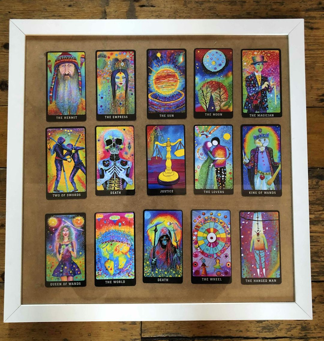 Rainbow Mystic Tarot Frame - 15 Cards